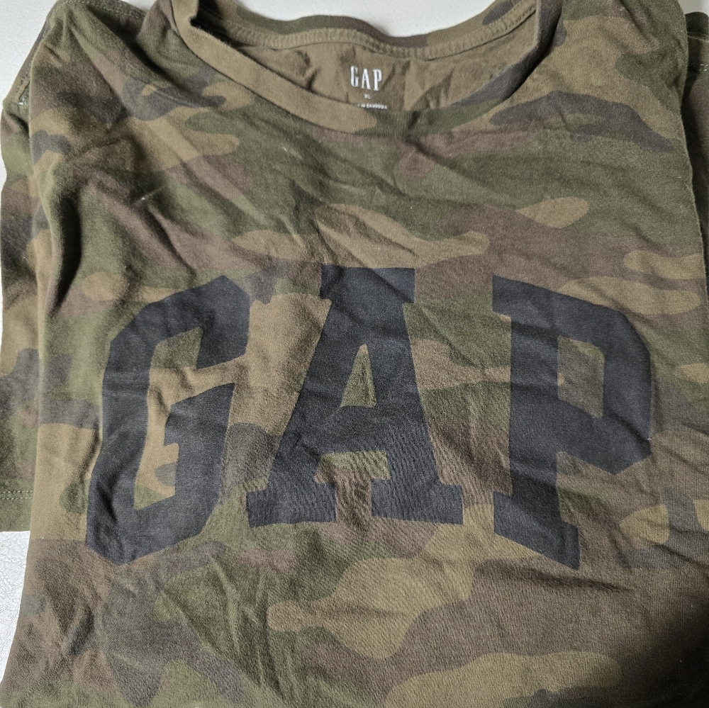 GAP Men's Camouflage Tee